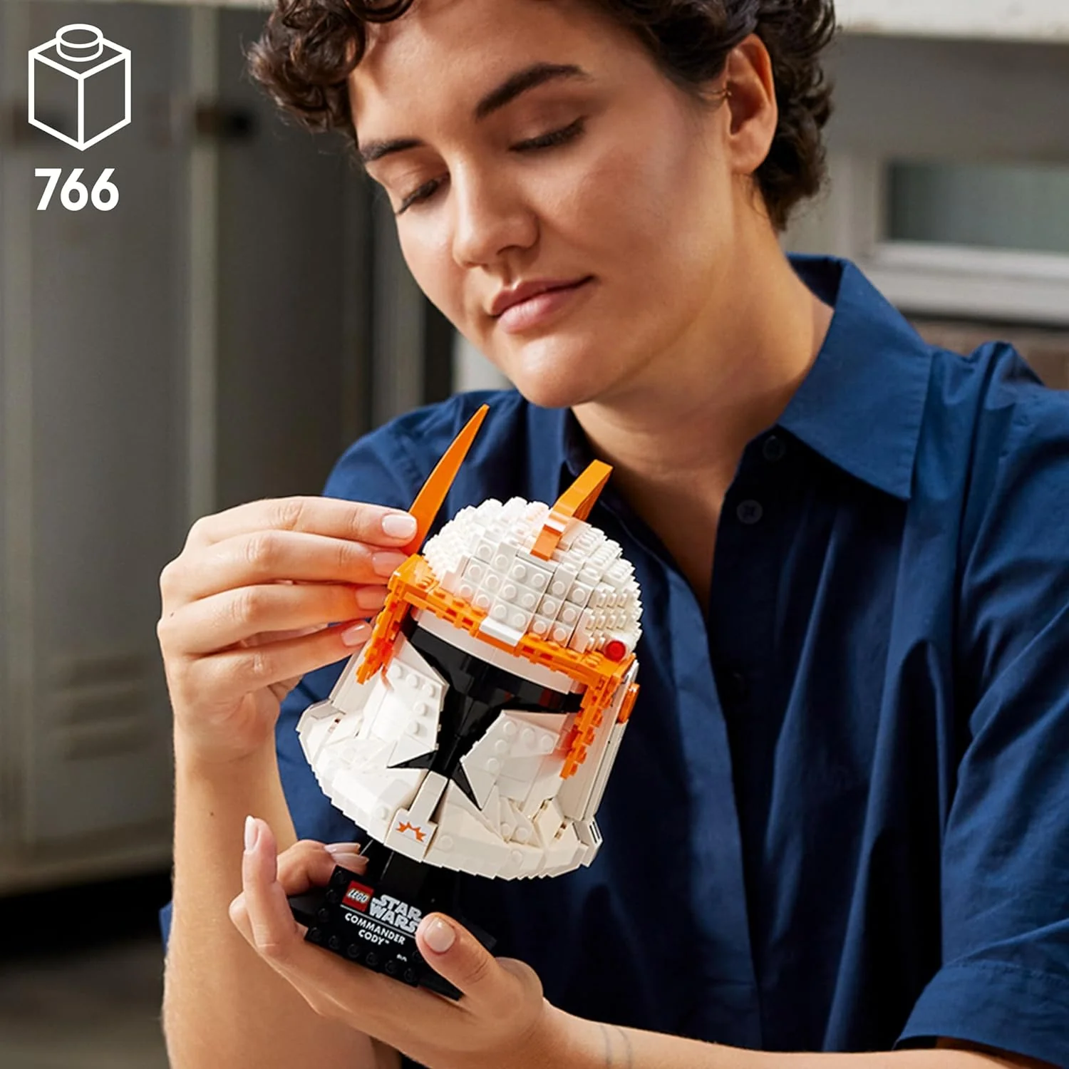 LEGO Star Wars Clone Commander Cody Helmet 75350 - Image 7