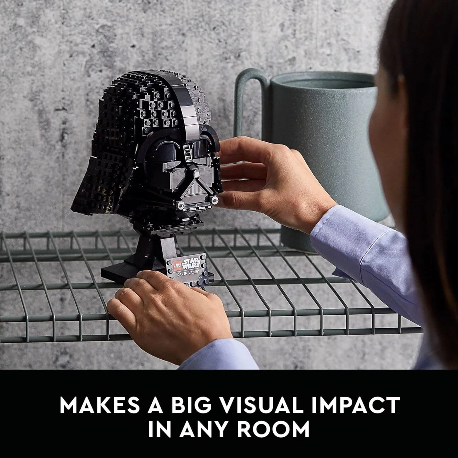 LEGO Star Wars Darth Vader Helmet 75304 - Image 4