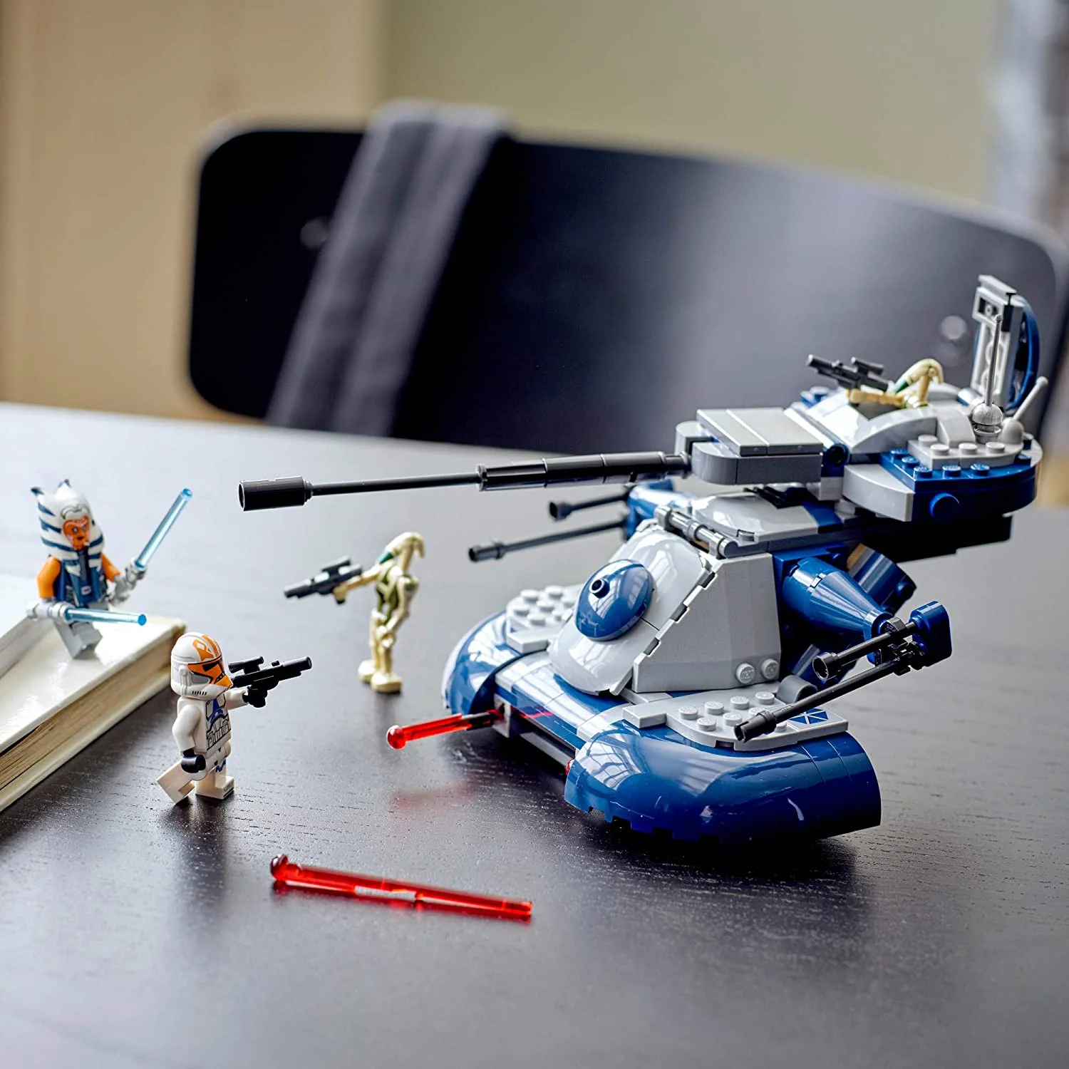 LEGO Star Wars The Clone Wars Armored Assault Tank (AAT) 75283 - Image 3