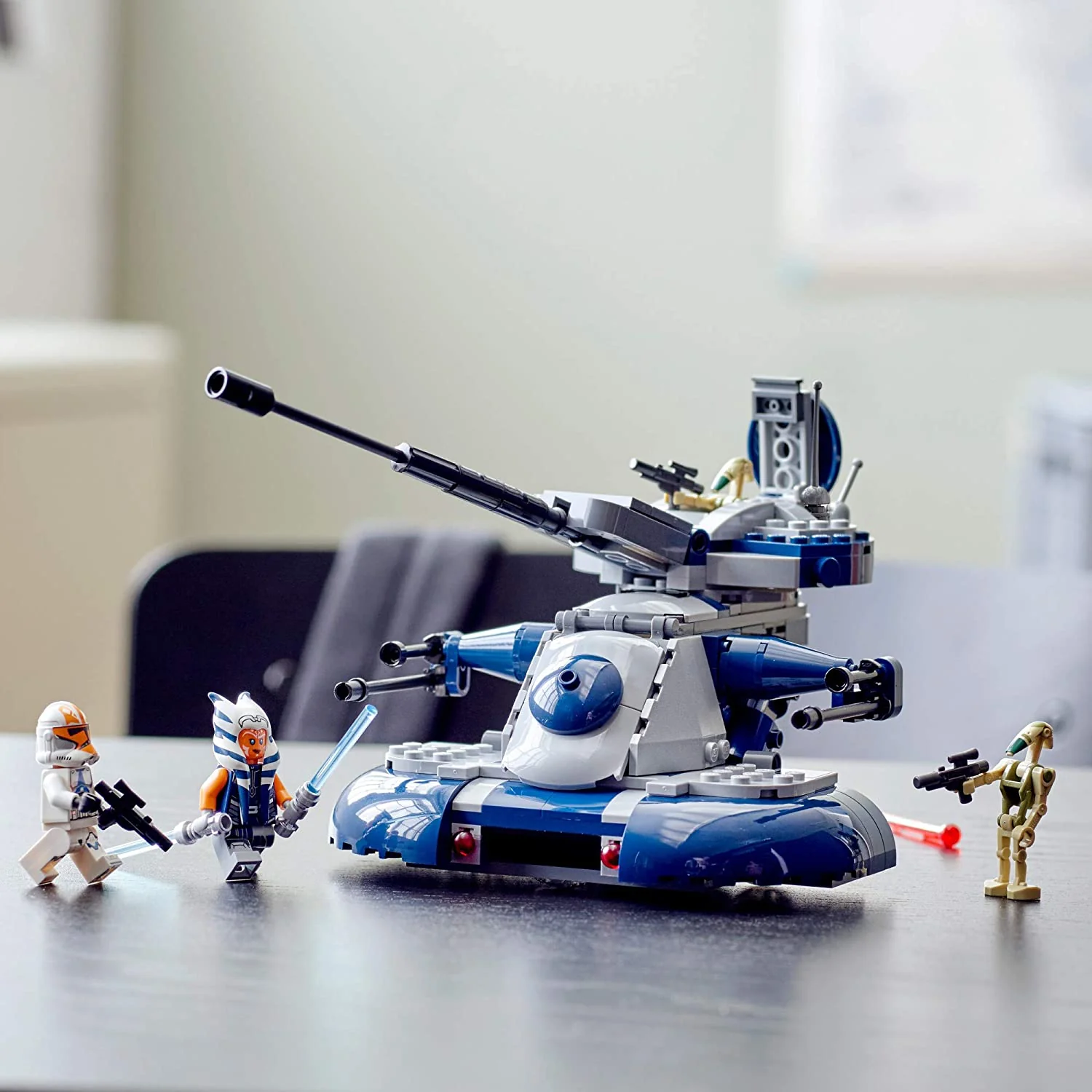LEGO Star Wars The Clone Wars Armored Assault Tank (AAT) 75283 - Image 7