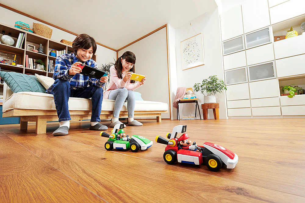 Mario Kart Live: Home Circuit - Luigi Set - Image 3