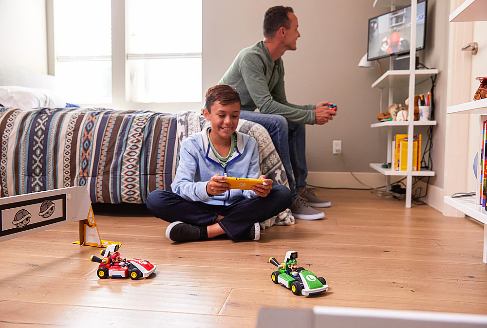 Mario Kart Live: Home Circuit - Mario Set - Image 4
