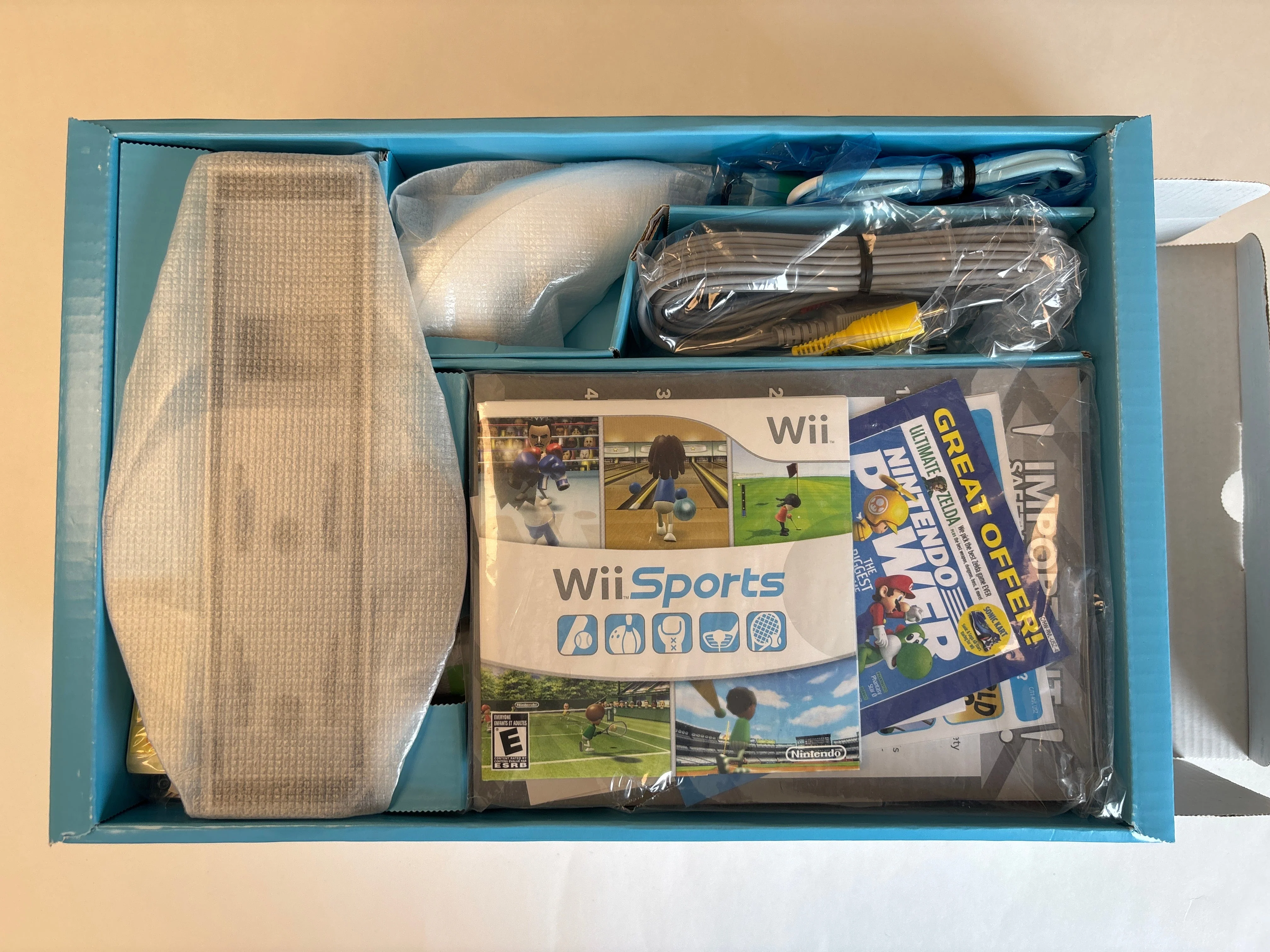 Nintendo Wii White Console Wii Sports Bundle Brand New & Factory Sealed! - Image 7