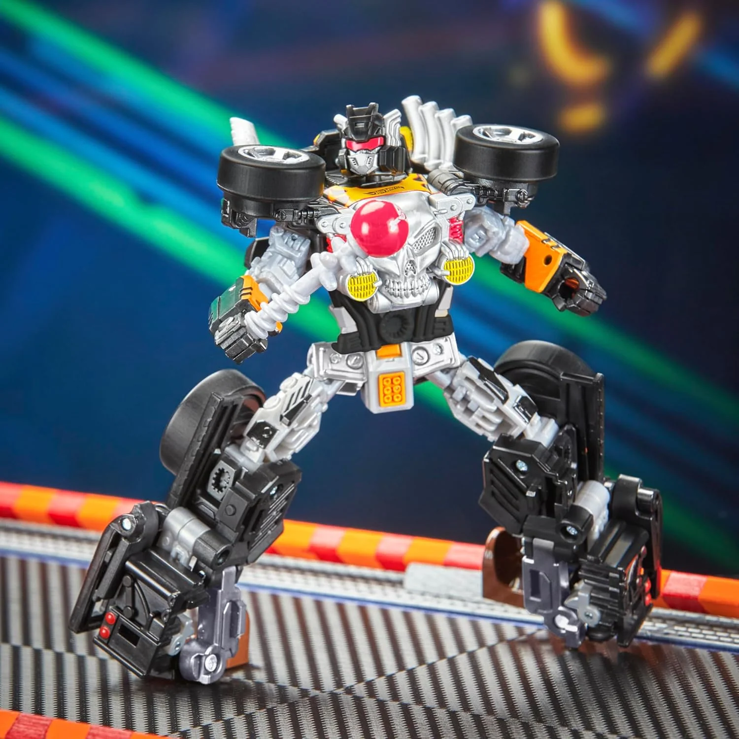 Transformers Collaborative Hot Wheels Bone Shaker - Image 6
