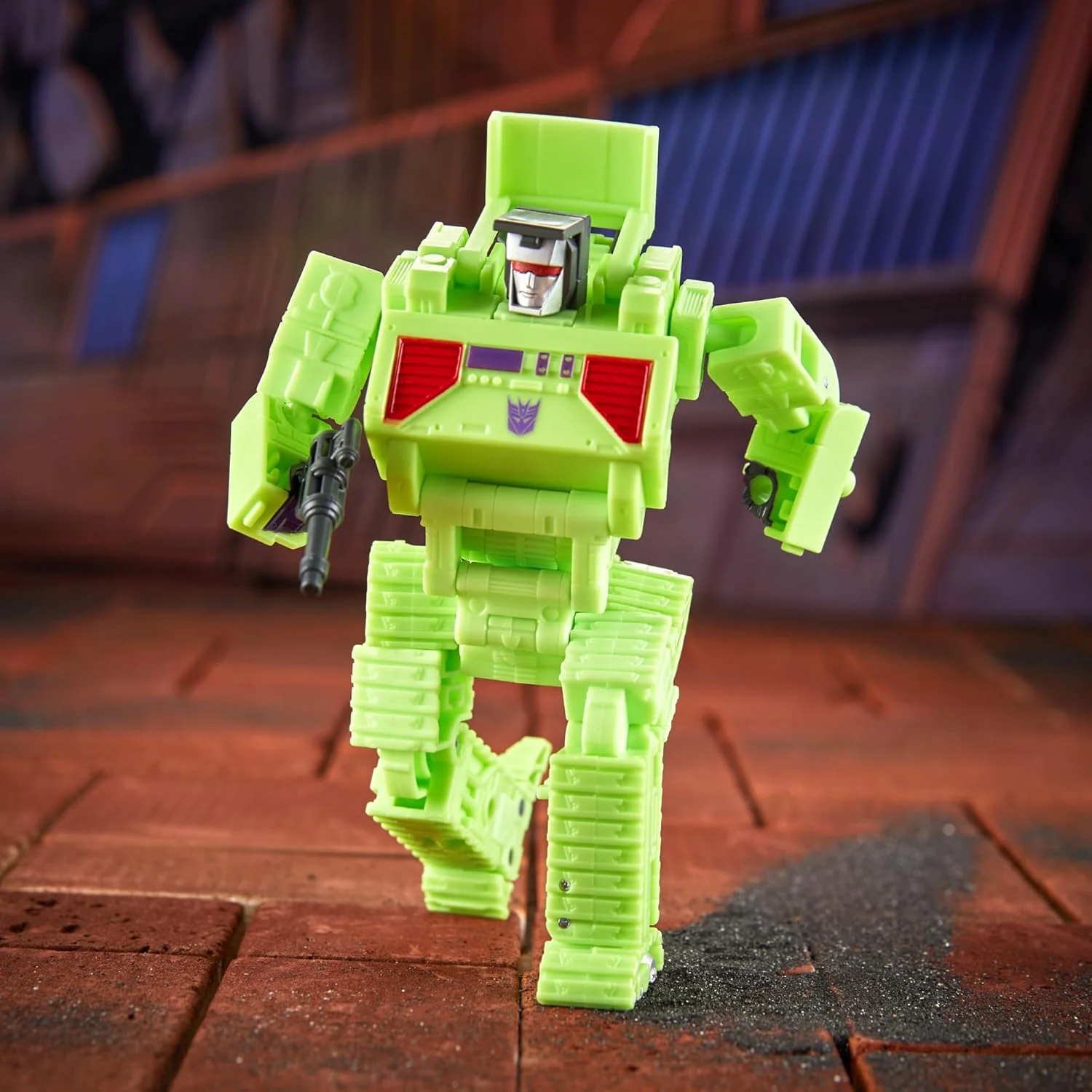 Transformers Studio Series Deluxe Class Transformers: The Movie Bonecrusher Action Figure - Image 6