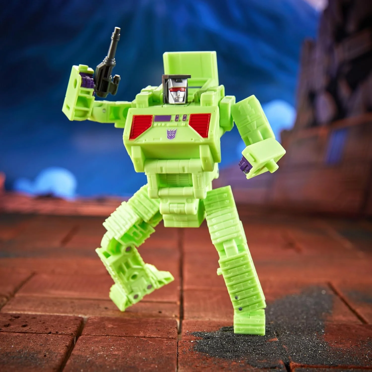 Transformers Studio Series Deluxe Class Transformers: The Movie Bonecrusher Action Figure - Image 7