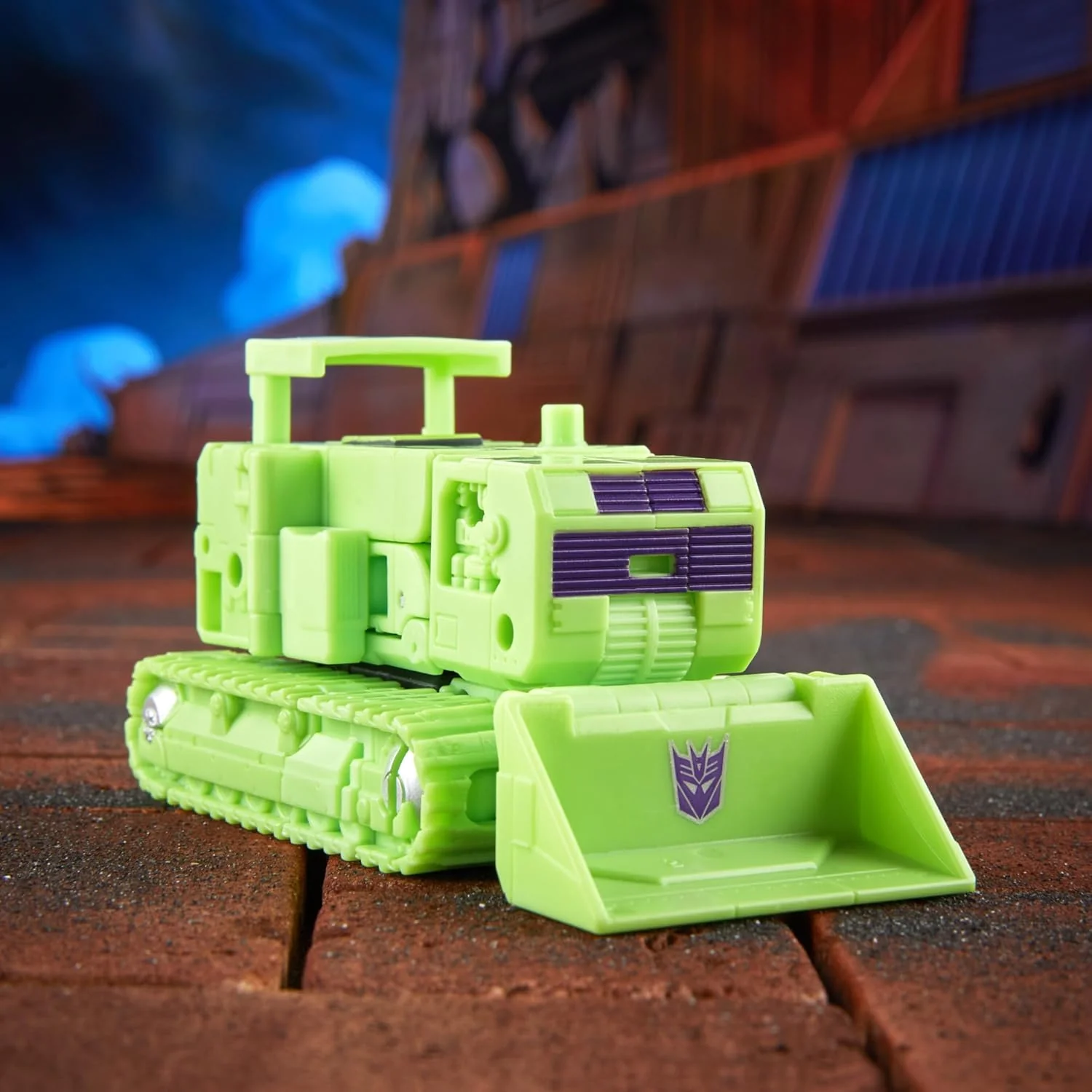 Transformers Studio Series Deluxe Class Transformers: The Movie Bonecrusher Action Figure - Image 8