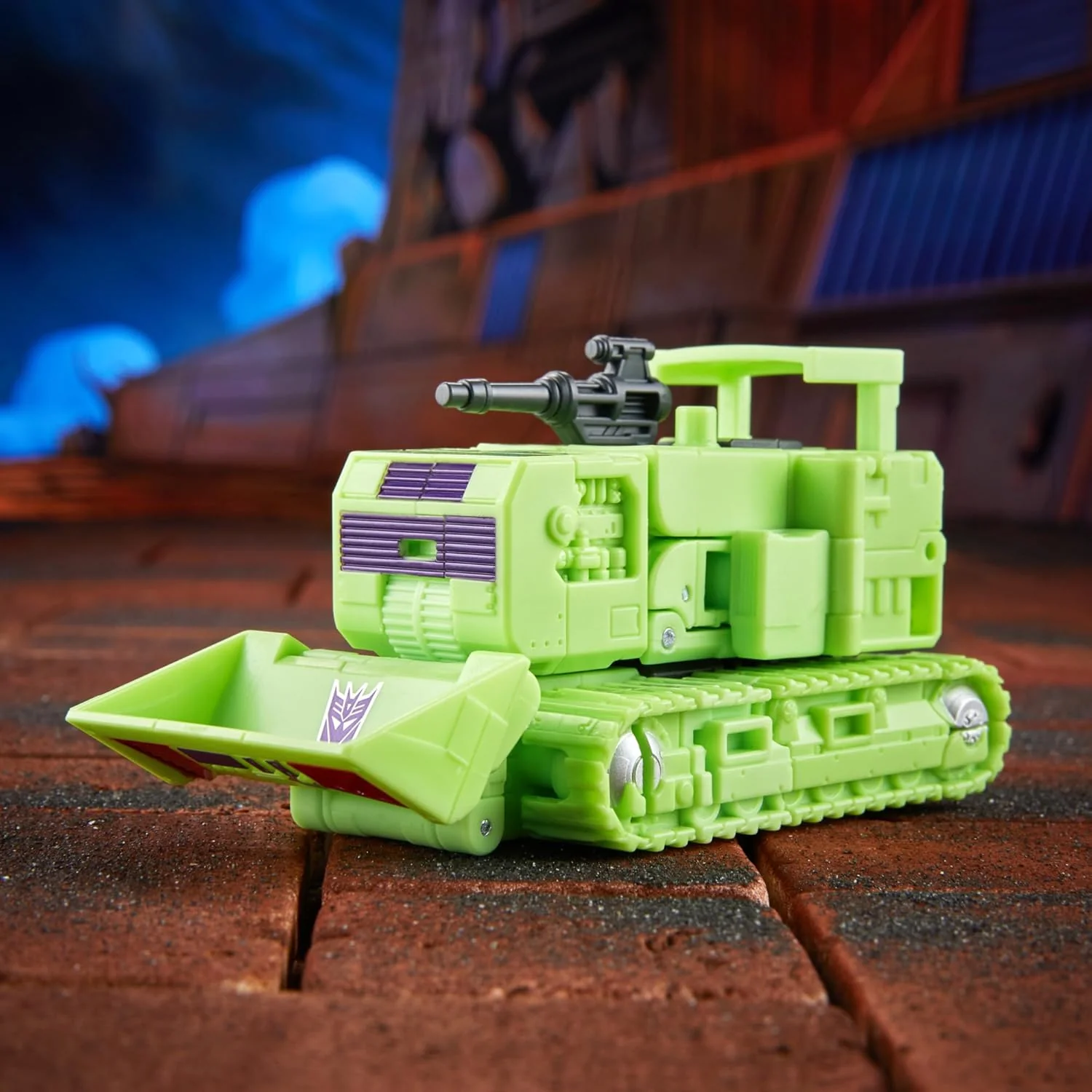 Transformers Studio Series Deluxe Class Transformers: The Movie Bonecrusher Action Figure - Image 9