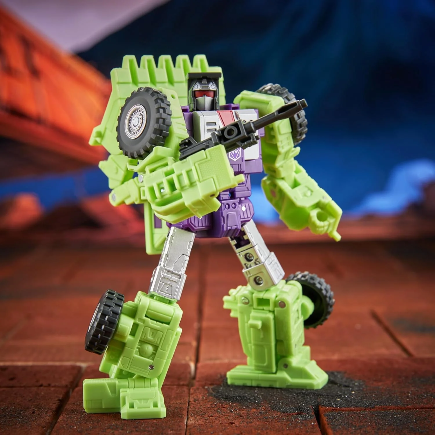 Transformers Studio Series Voyager Class Transformers: The Movie Constructicon Scrapper - Image 6