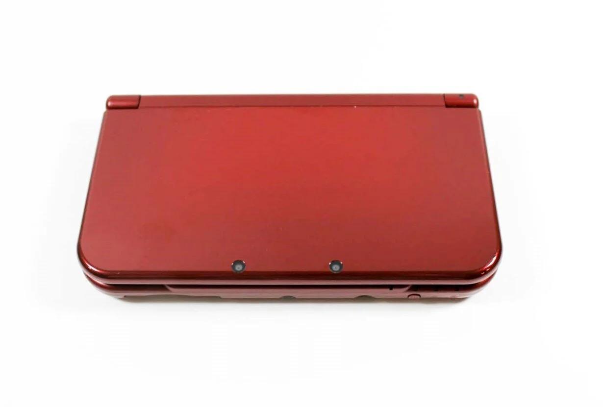 New Nintendo 3DS XL - Red - Image 2