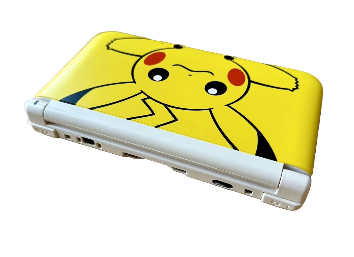 Nintendo 3DS XL - Pikachu Edition - Image 4
